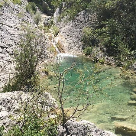 Mymoustiers Villa Ruang foto