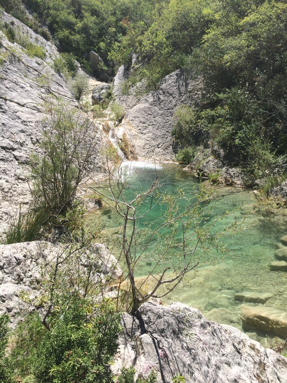 Mymoustiers Villa Ruang foto